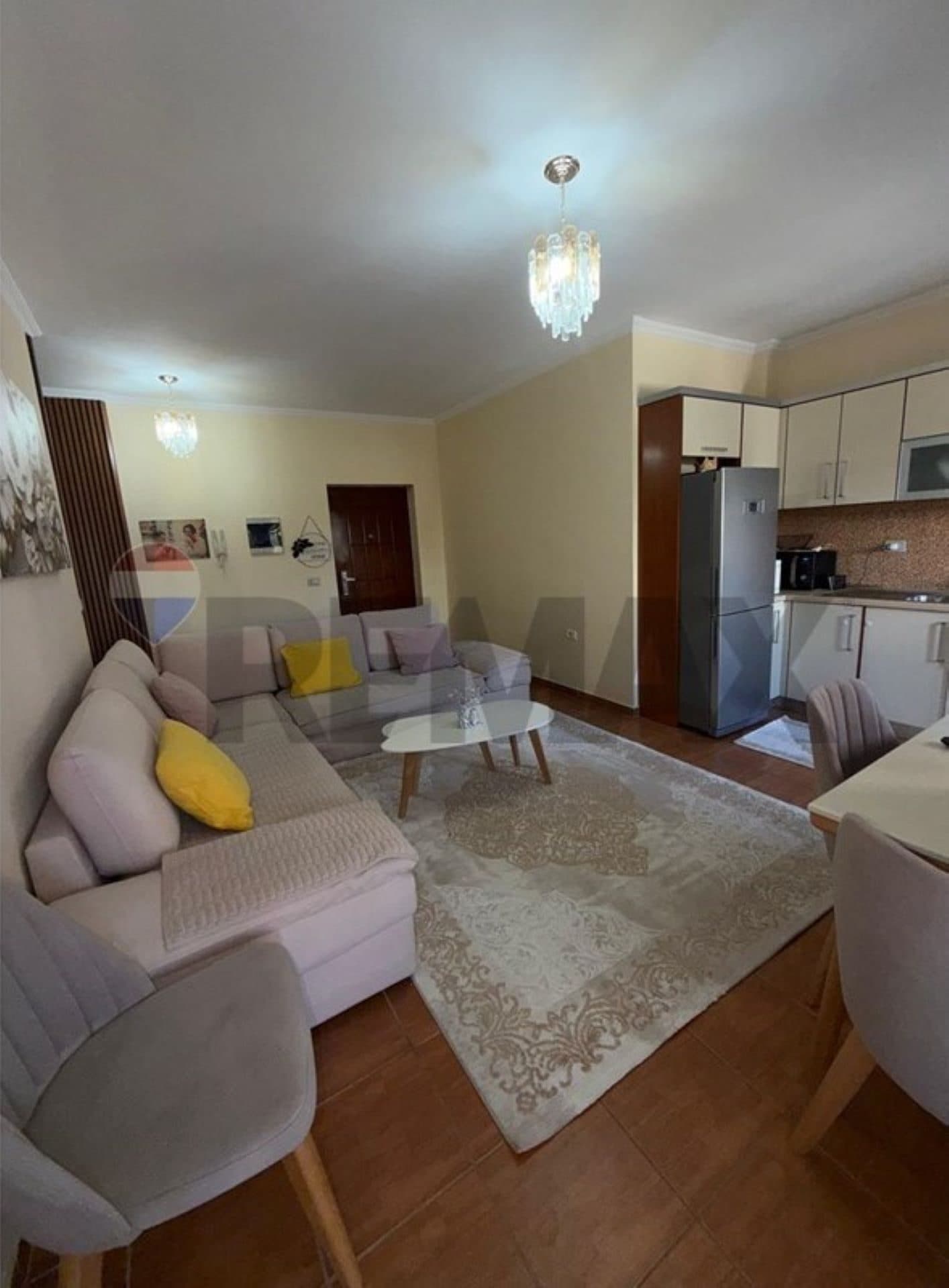 🏡 APARTAMENT 1+1 PËR SHITJE – RRUGA E ÇIPAJVE, VLORË