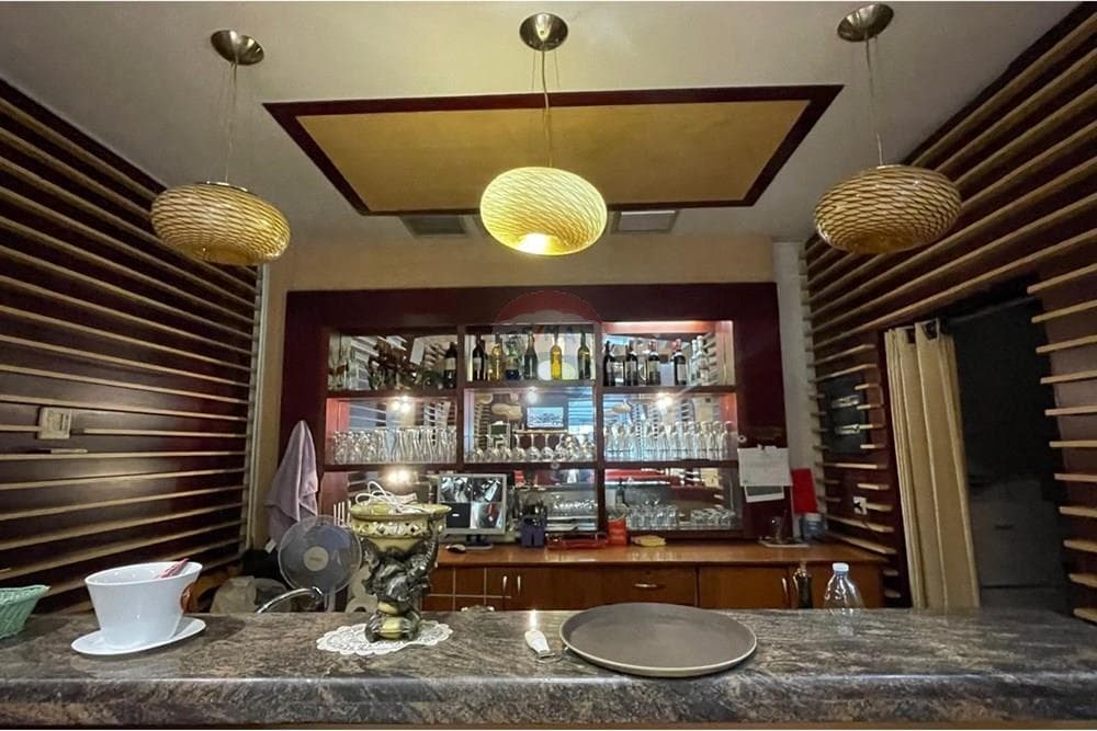 Restorant - Në Shitje - Rruga Demokracia, Vlorë