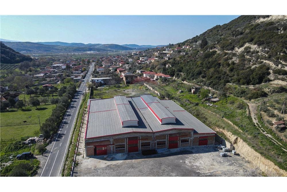 Magazine - Për Qira - Rruga Demokracia, Vlorë