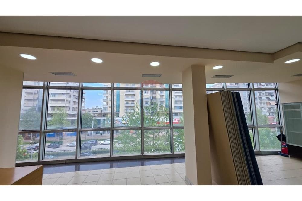 Dyqan - Për Qira - Rruga Gjergj Kastrioti, Vlorë 3