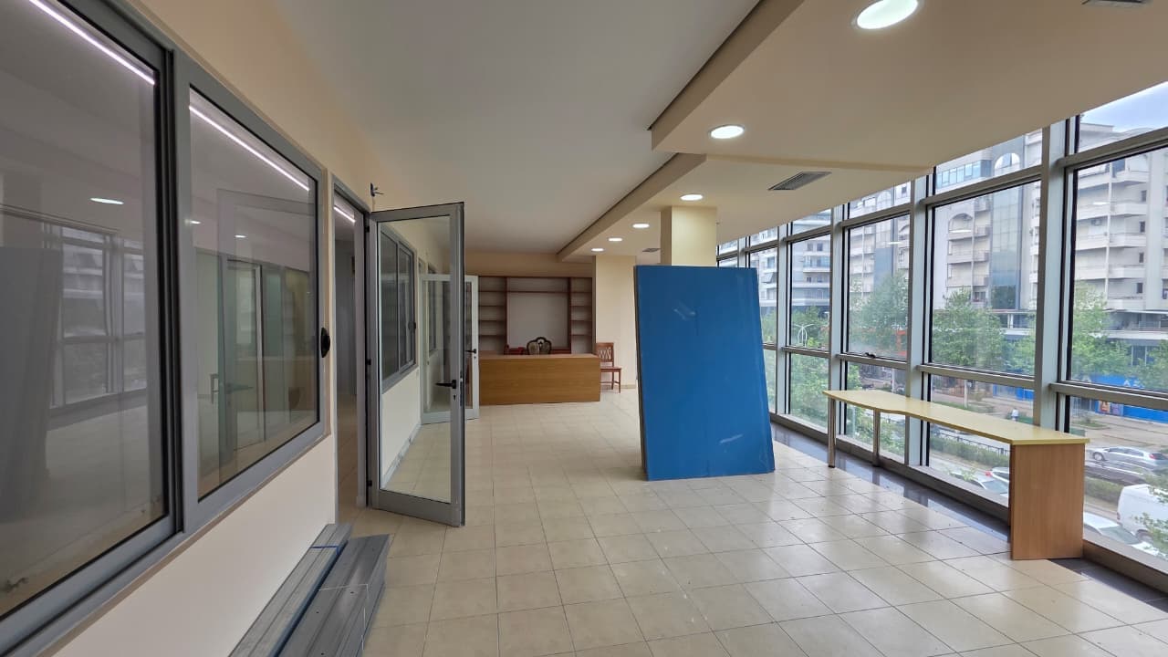 🏢 DYQAN ME QIRA – TRANSBALLKANIKA, VLORË