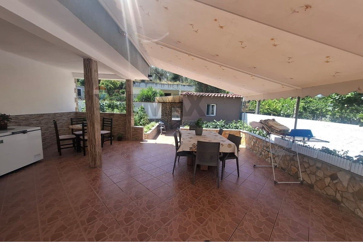 🏡 SHTËPI PRIVATE ME QIRA – LUNGOMARE, VLORË