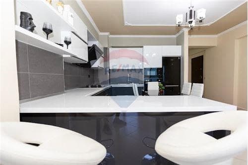 🏡 APARTAMENT LUKSOZ PËR SHITJE – LUNGOMARE, VLORË ✨ PAMJE PANORAMIKE NGA DETI JON 2