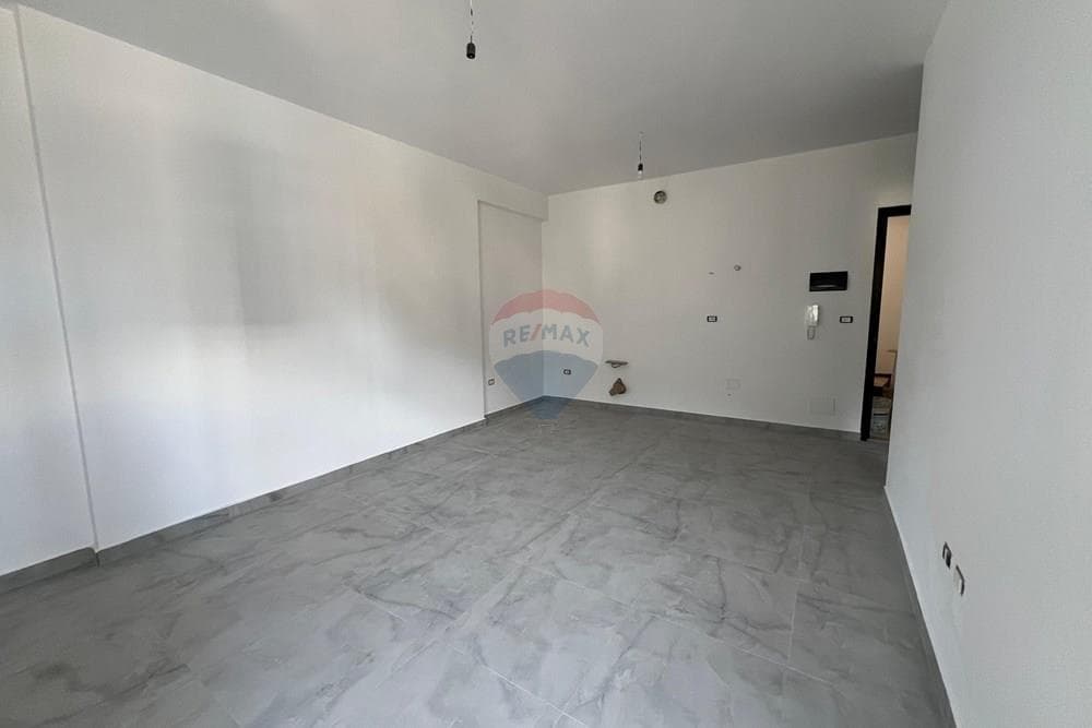 Garsoniere - Në Shitje - Rruga Reshat Osmani, Vlorë 3