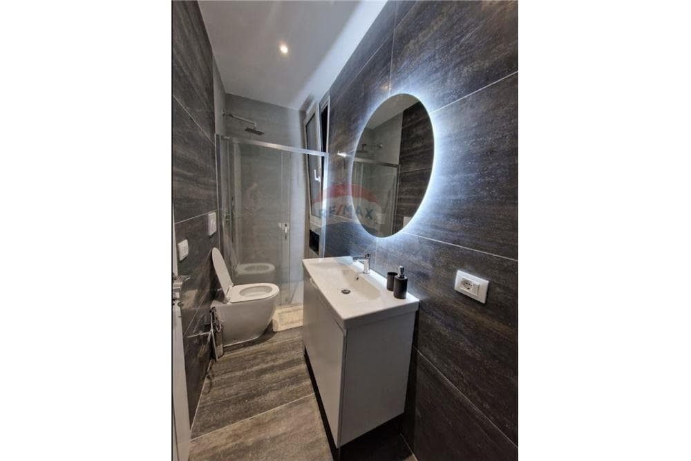 🏨 HOTEL NË SHITJE – PLAZHI I VJETËR, VLORË 🏨