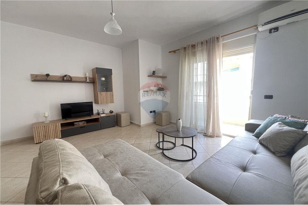 Apartament - Për Qira - Lungo Mare, Vlorë 2