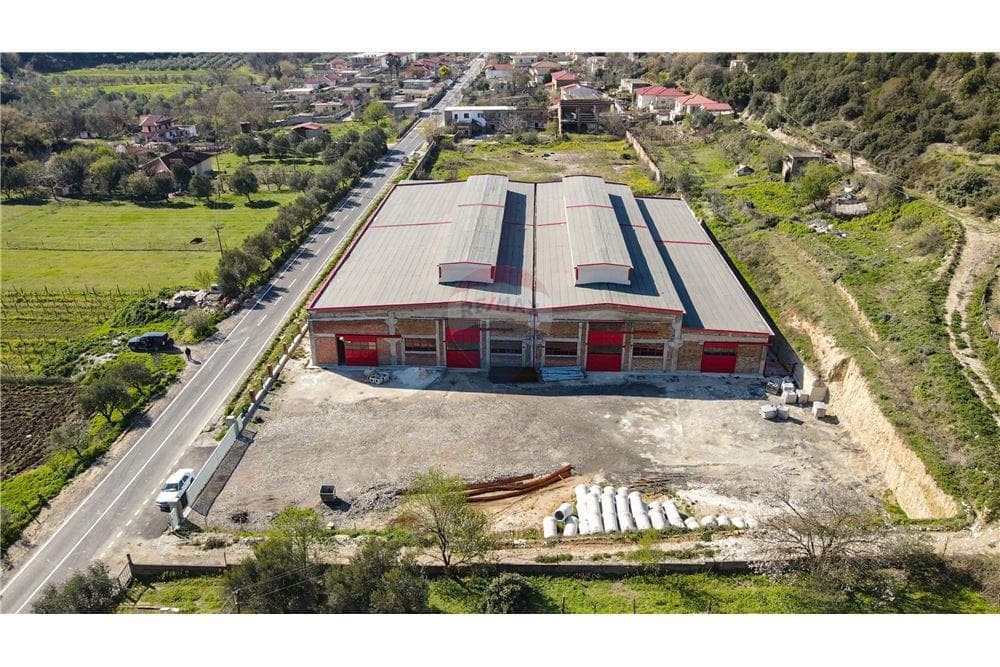Magazine - Për Qira - Rruga Demokracia, Vlorë