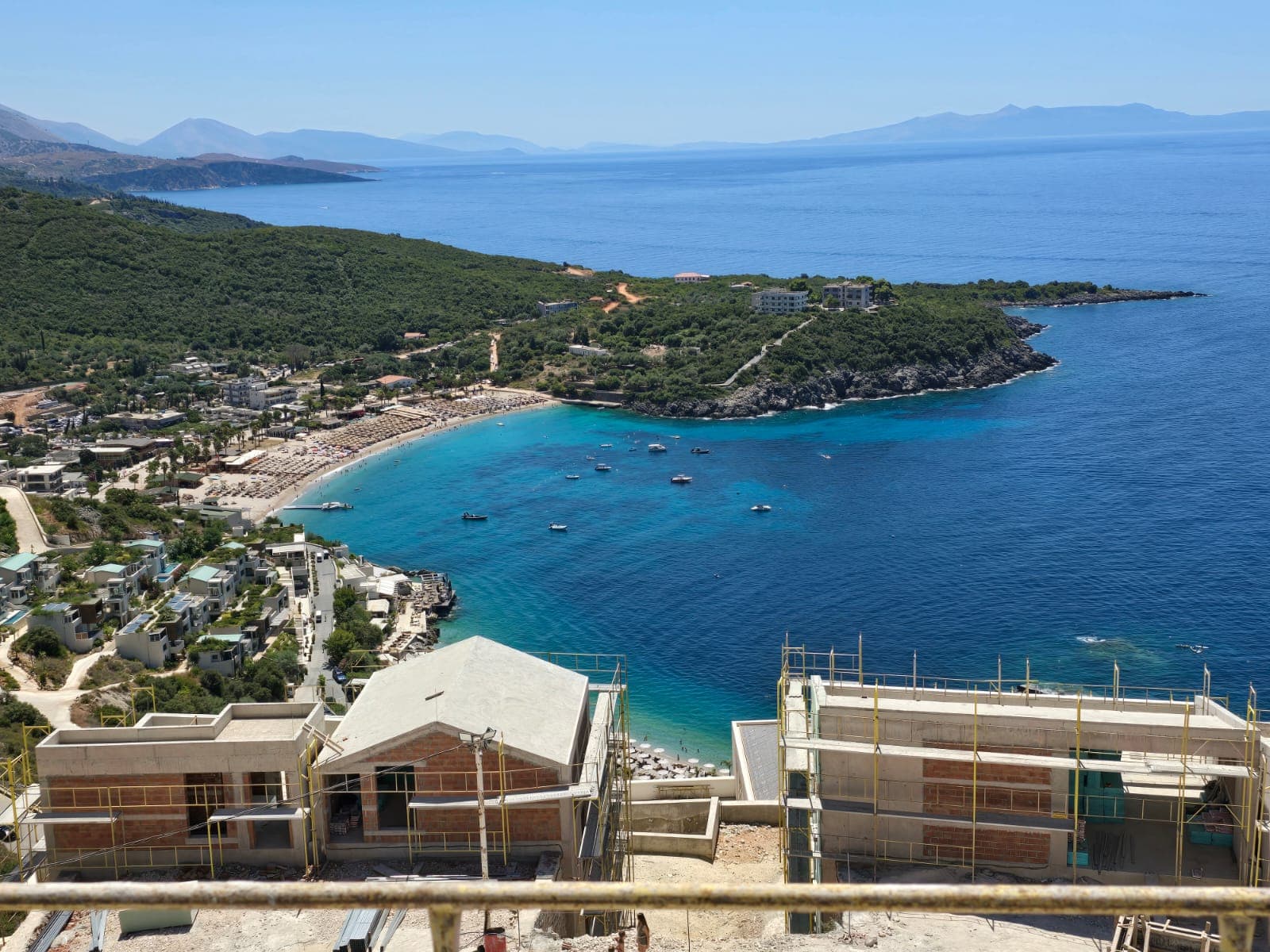 APARTAMENT EKSKLUZIV 1+1 NË SHITJE – JALË, RIVIERA SHQIPTARE