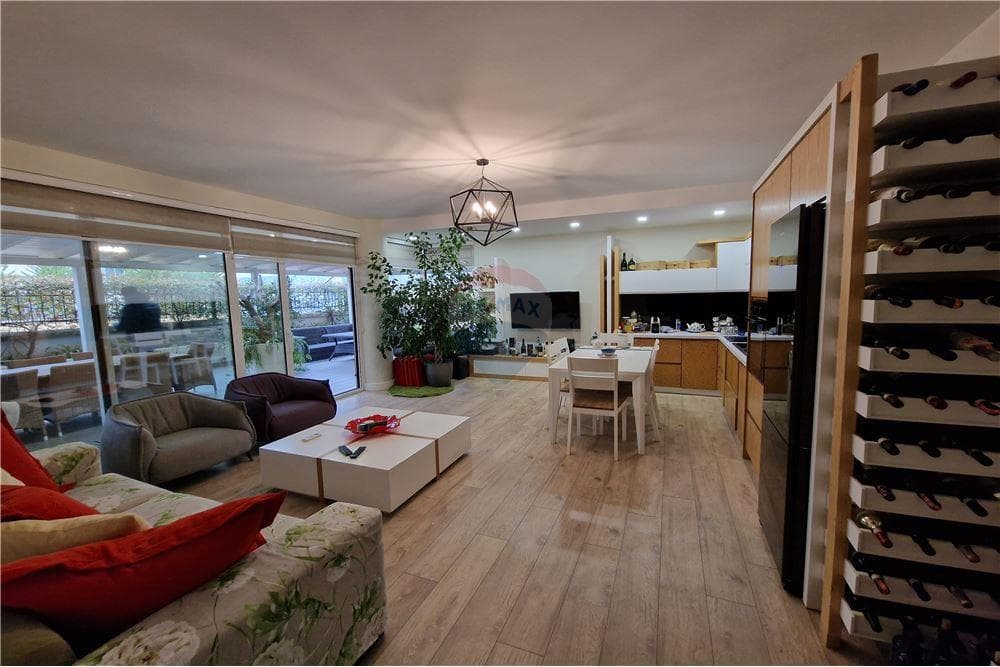 ✨ APARTAMENT LUKSOZ 2+1 + VERANDË NË SHITJE – LUNGO MARE, VLORË ✨