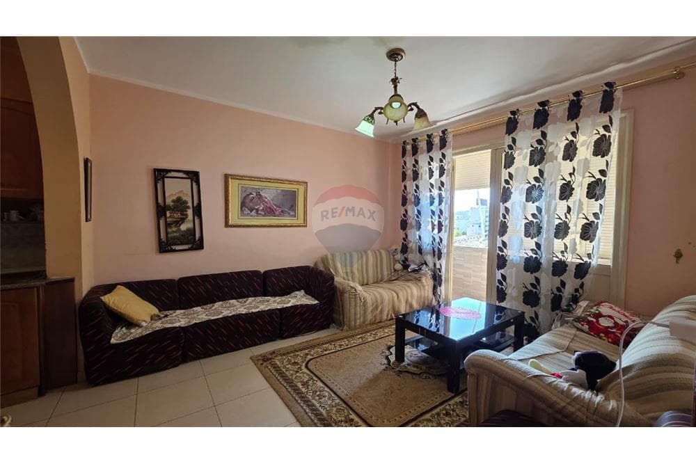 Apartament - Në Shitje - Rruga Ali Demi, Vlorë 2