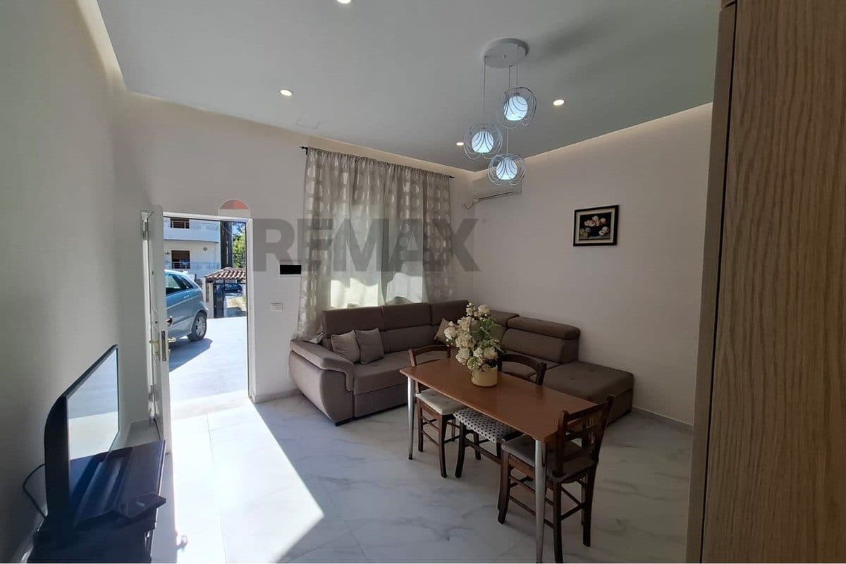 Shtepi Private - Për Qira - Rruga Pelivan Leskaj, Vlorë 4