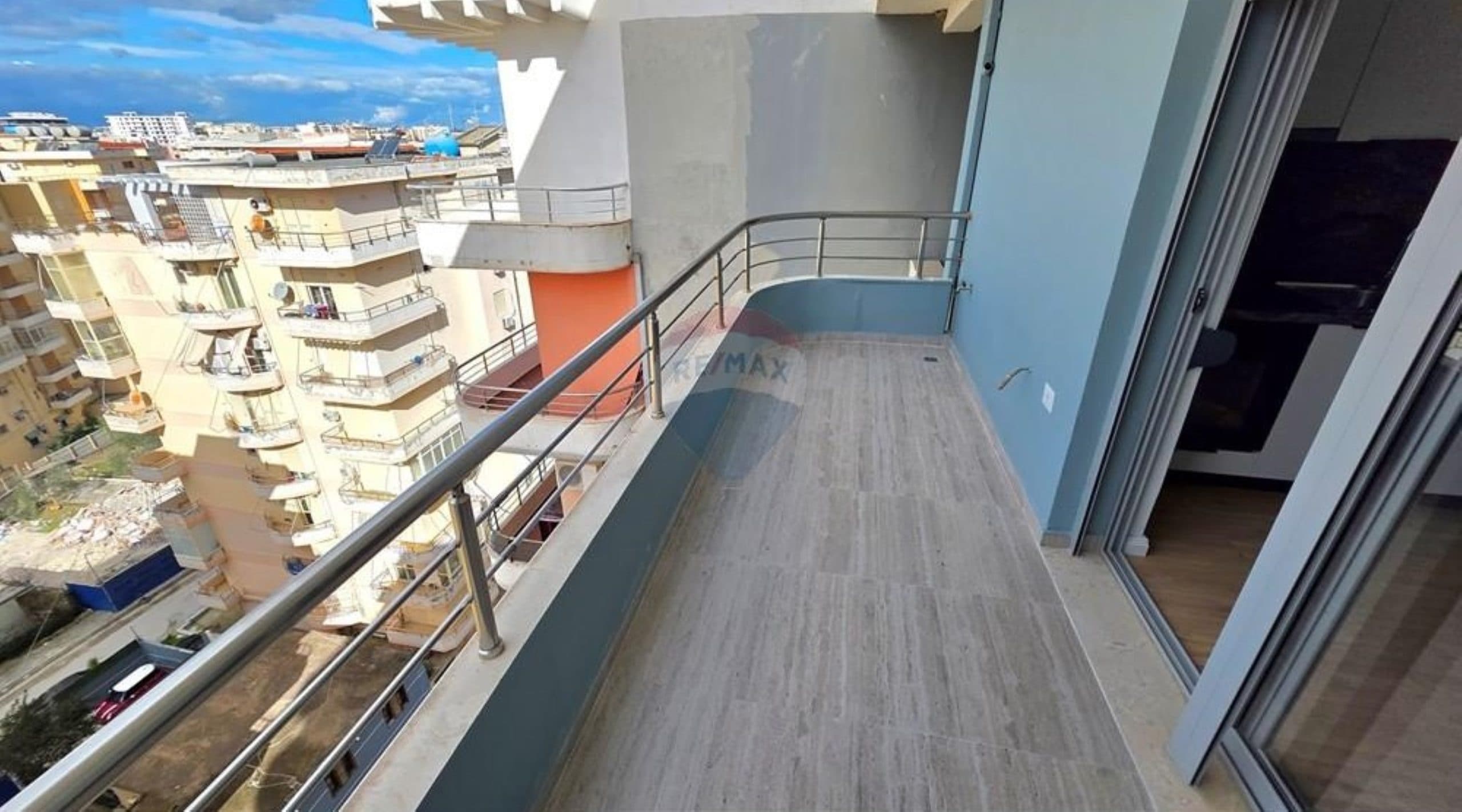 🌊 APARTAMENT PREMIUM 2+1+2 ME PAMJE DETI – LUNGOMARE, VLORË