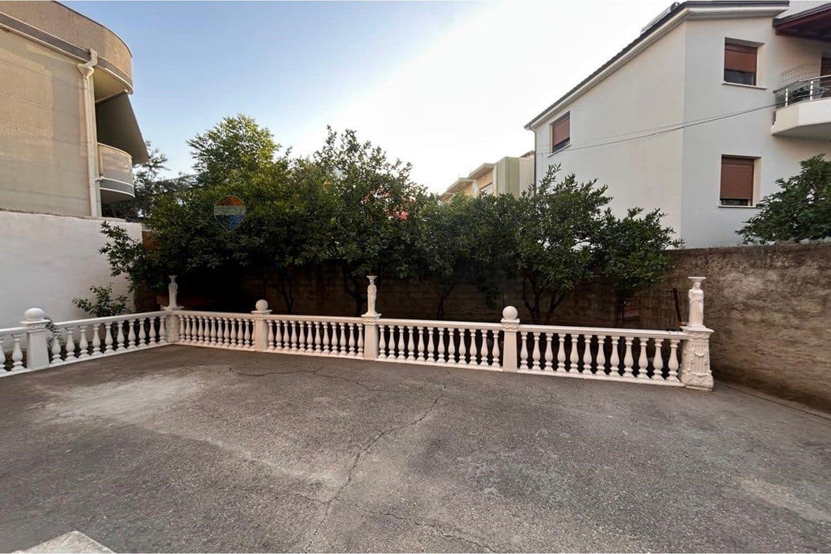 🏡 APARTAMENT 2+1+2 ME QIRA – Blv.Ismail Qemali, VLORË