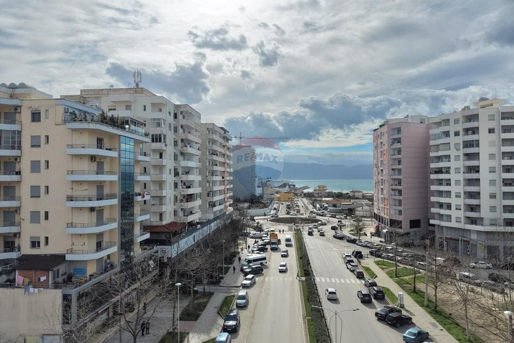 Dyqan - Në Shitje - Rruga Gjergj Kastrioti, Vlorë 3