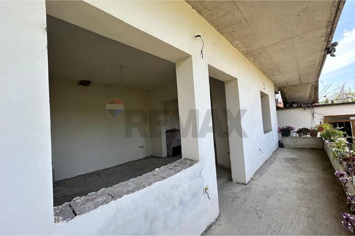 Shtepi Private - Në Shitje - Rruga Drashovica, Vlorë