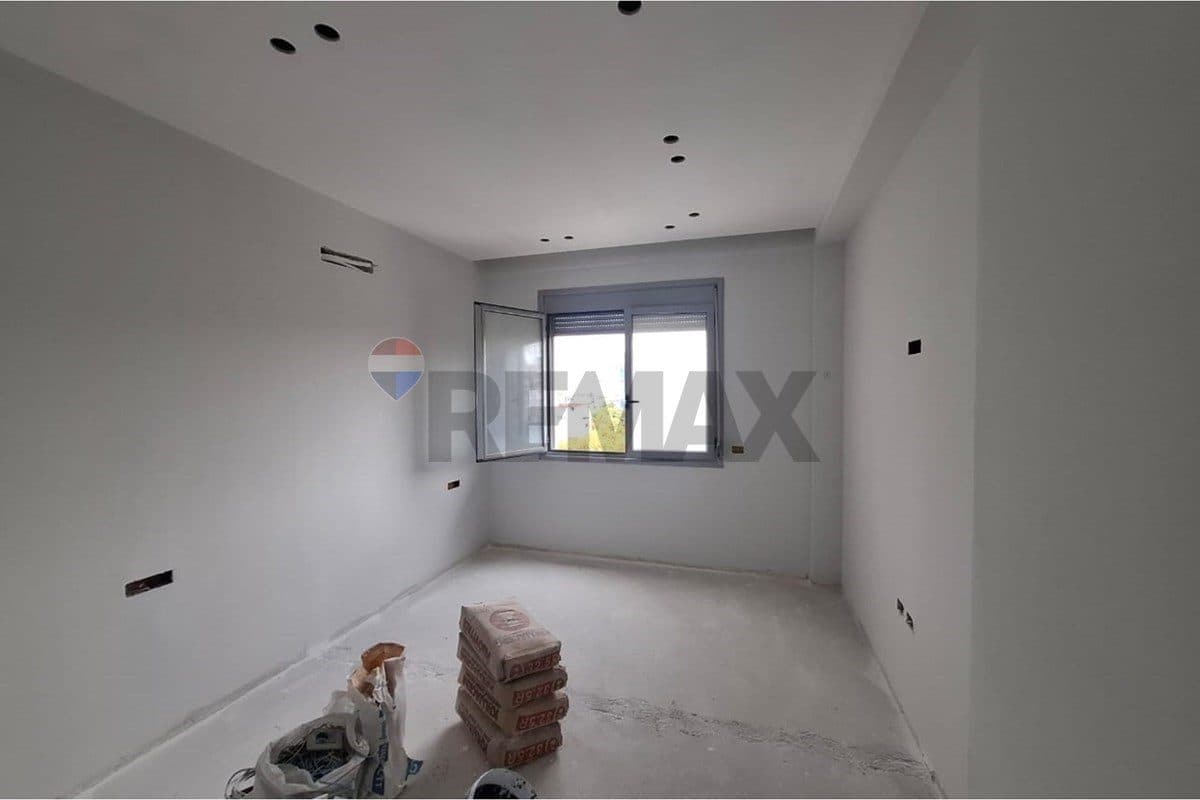 🏡 APARTAMENT 1+1 NË SHITJE – BULEVARD, VLORË! 4