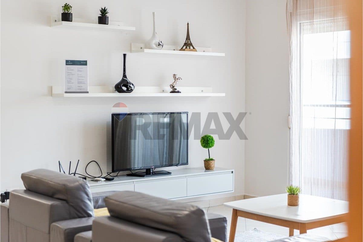 🏡 APARTAMENT 1+1 ME QIRA – PRANË CONAD, VLORË