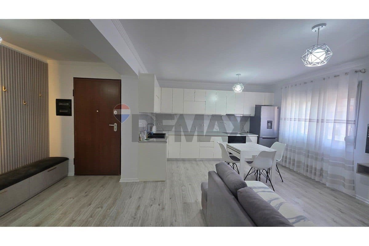 Apartament - Për Qira - Rruga Hasan Kushta, Vlorë