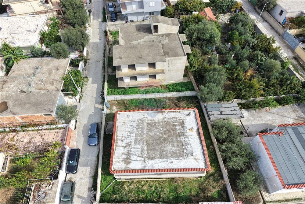 Shtepi Private - Në Shitje - Rruga Demokracia, Vlorë