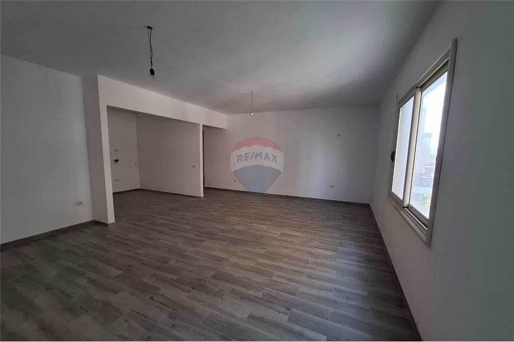 Apartament - Në Shitje - Rruga Gjergj Kastrioti, Vlorë 3