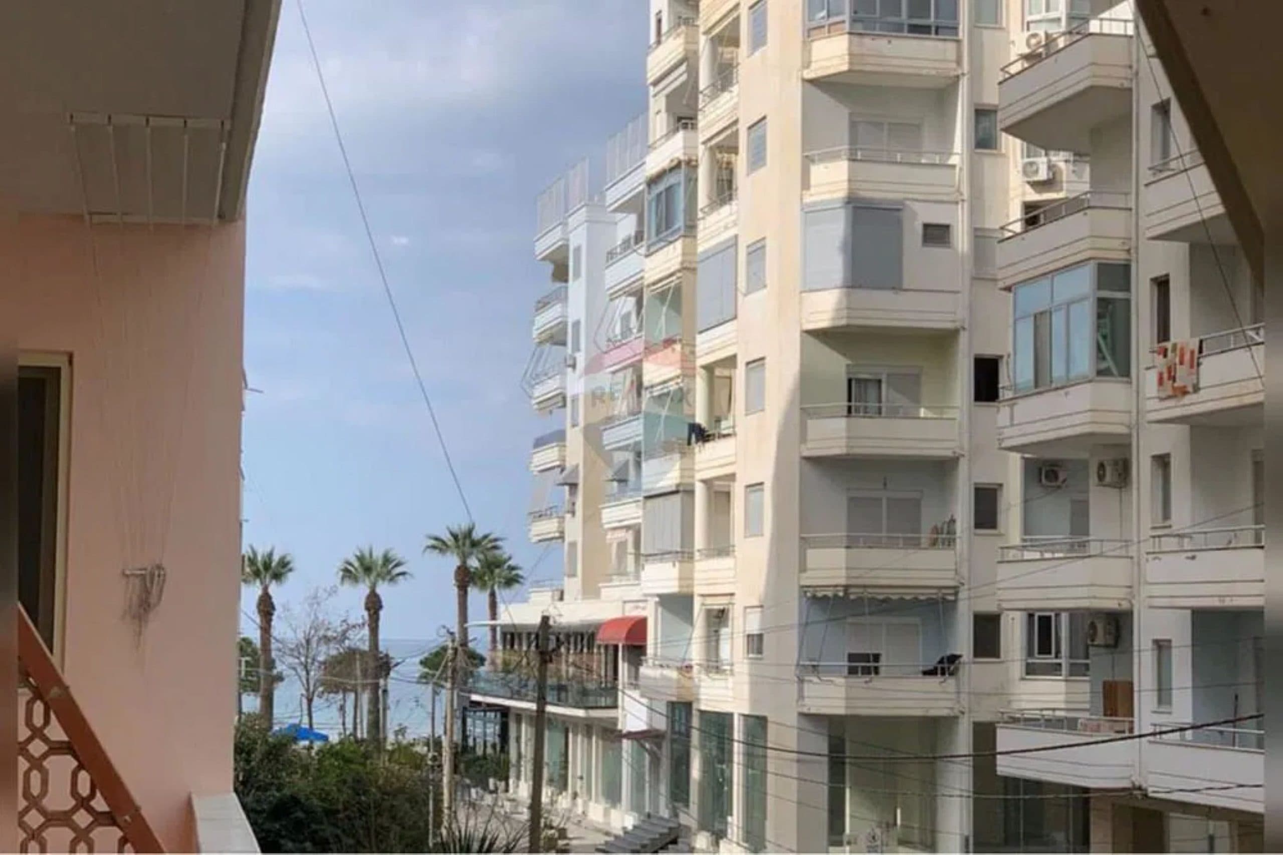 🌊 APARTAMENT 2+1 + GARAZH PRIVAT NË LUNGOMARE, VLORË 🌊