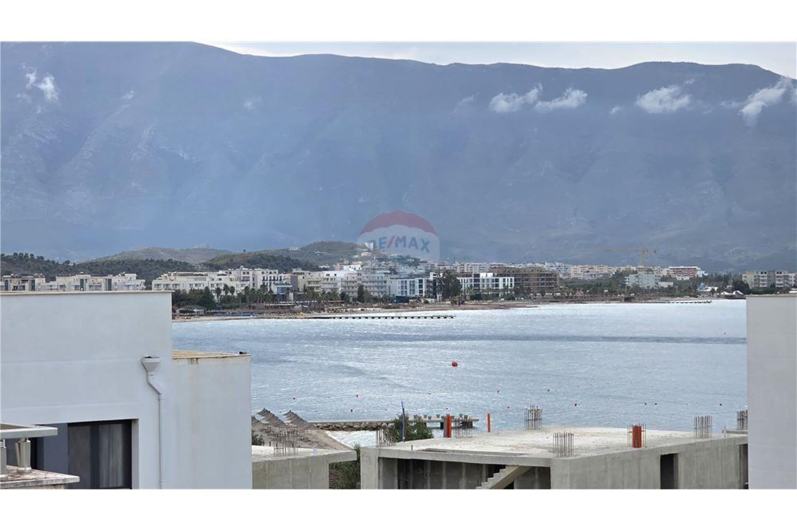 🌊 SUPER APARTAMENT 2+1+2 ME PAMJE PANORAMIKE NGA DETI NË RADHIMË!