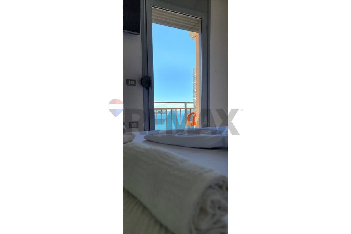 🌊 GARSONIERE ME PAMJE NGA DETI | UJI I FTOHTË – VLORË