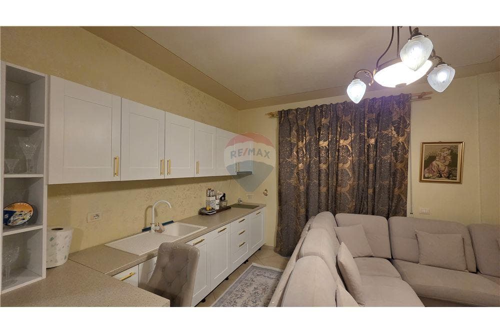 Apartament - Në Shitje - Vlorë, Vlorë 4