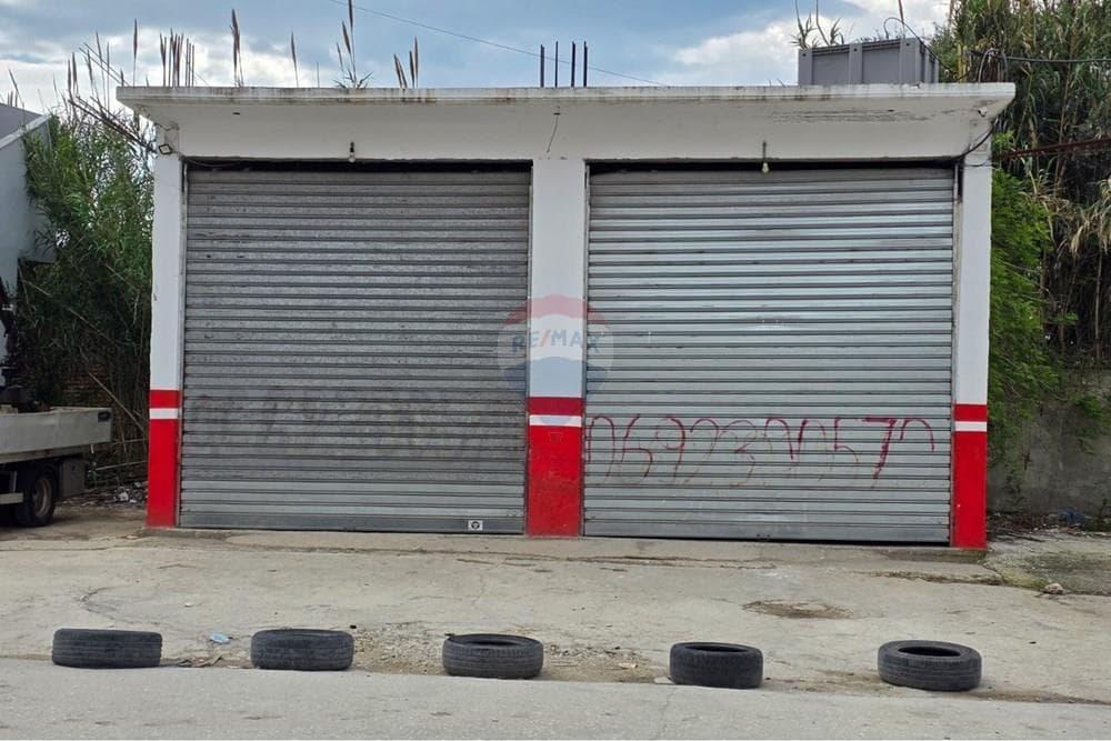 Dyqan - Për Qira - Rruga Demokracia, Vlorë 2