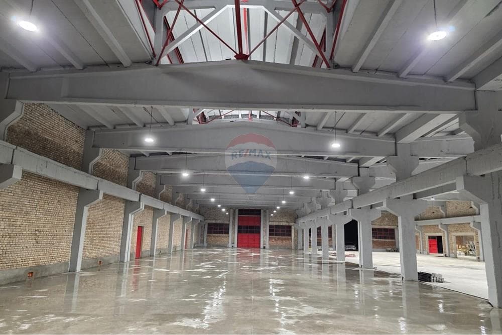 Magazine - Për Qira - Rruga Demokracia, Vlorë