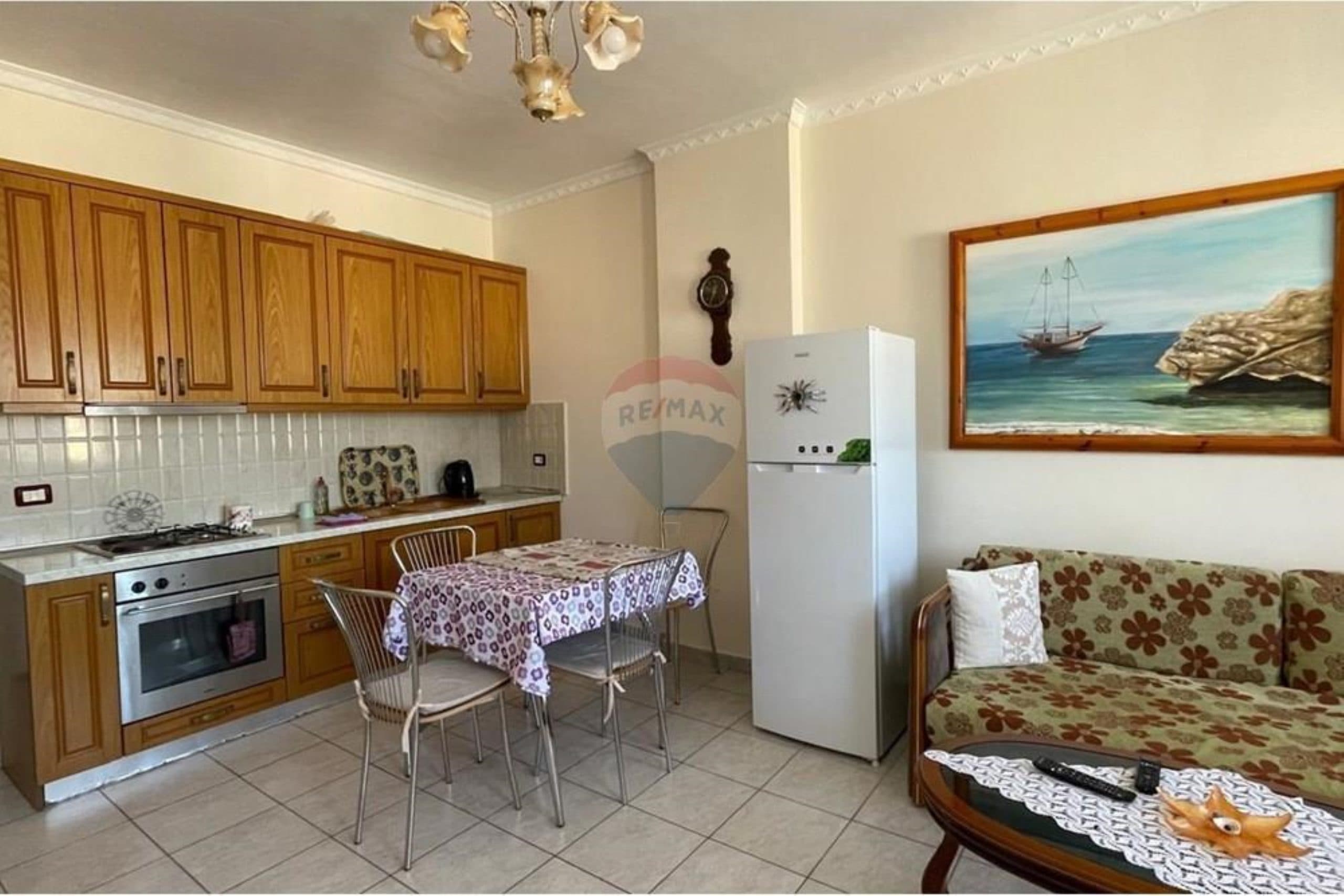 🔥 OKAZION NË LUNGOMARE – APARTAMENT MODERN 1+1 PËR SHITJE! 4