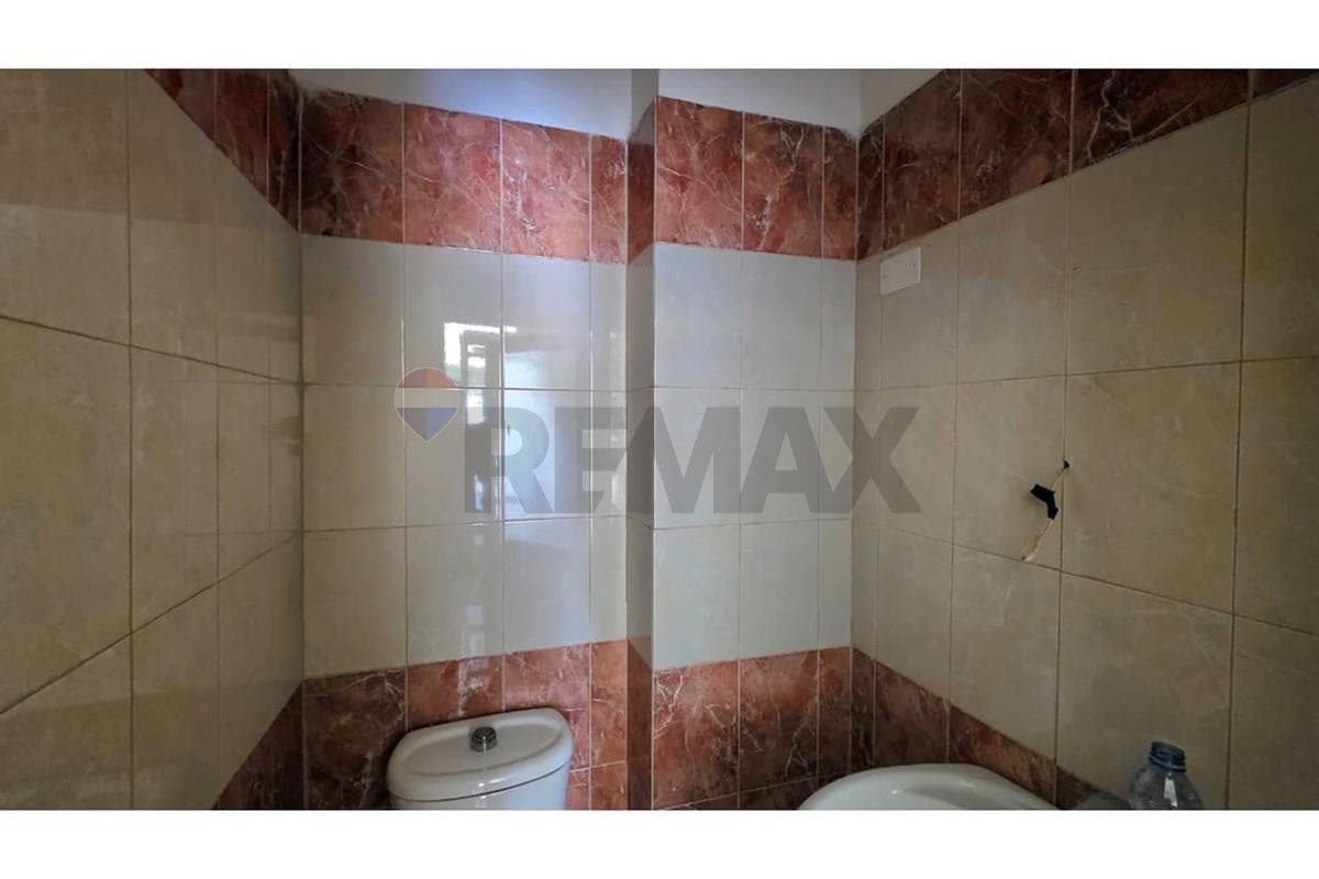 🏢 DYQAN PËR SHITJE – RRUGA GJERGJ KASTRIOTI, VLORË 📍 4