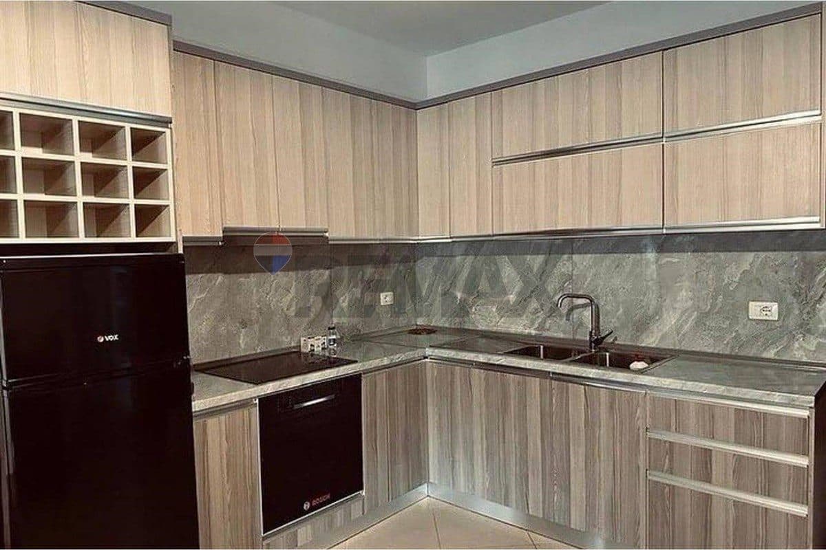 🏡 APARTAMENT 1+1 PËR QIRA | LUNGOMARE, VLORË 3
