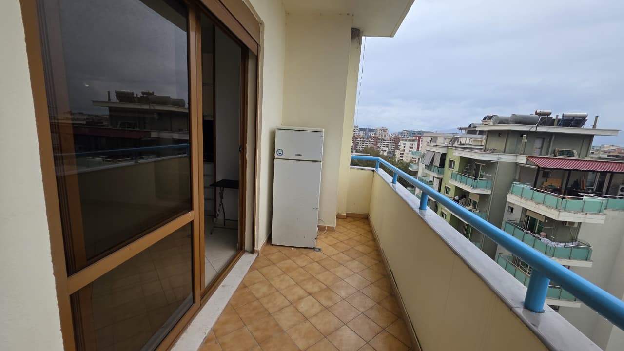 🏡 APARTAMENT 1+1 NË SHITJE – BULEVARDI KRYESOR, VLORË