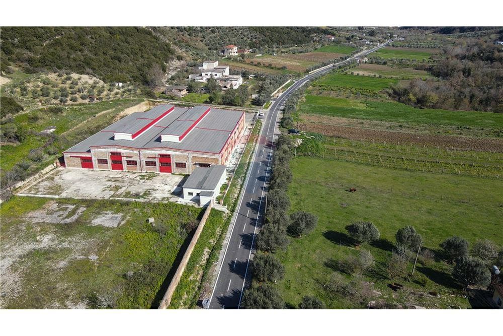 Magazine - Për Qira - Rruga Demokracia, Vlorë
