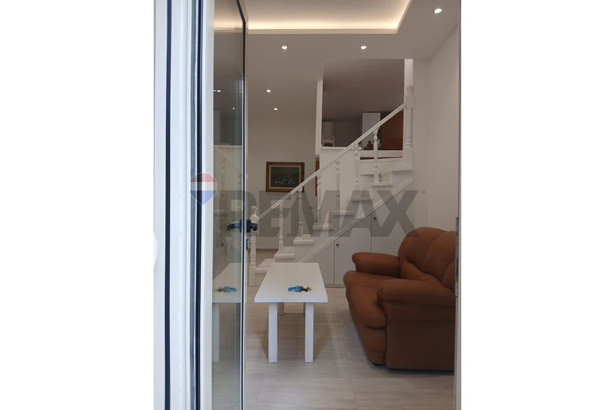 🏡 DUPLEKS 53 m² PËR SHITJE – PRANË SHKOLLËS “ISMAIL QEMALI”, VLORË 2