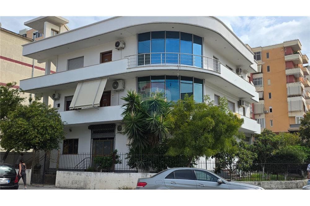 Vile - Në Shitje - Rruga Gjergj Kastrioti, Vlorë