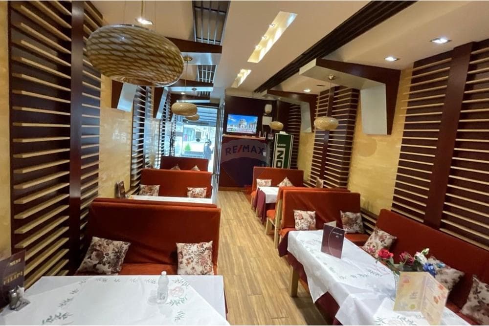 Restorant - Në Shitje - Rruga Demokracia, Vlorë