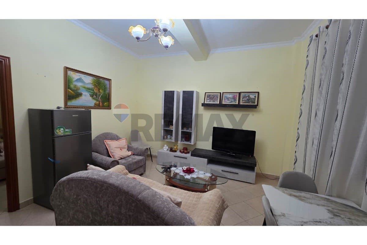 Apartament - Për Qira - Rruga Dervish Hekali, Vlorë 2
