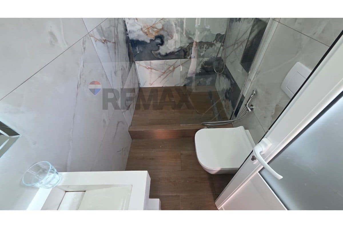 APARTAMENT 1+1 PREMIUM ME QIRA AFATGJATË | LUNGOMARE, VLORË 🌊