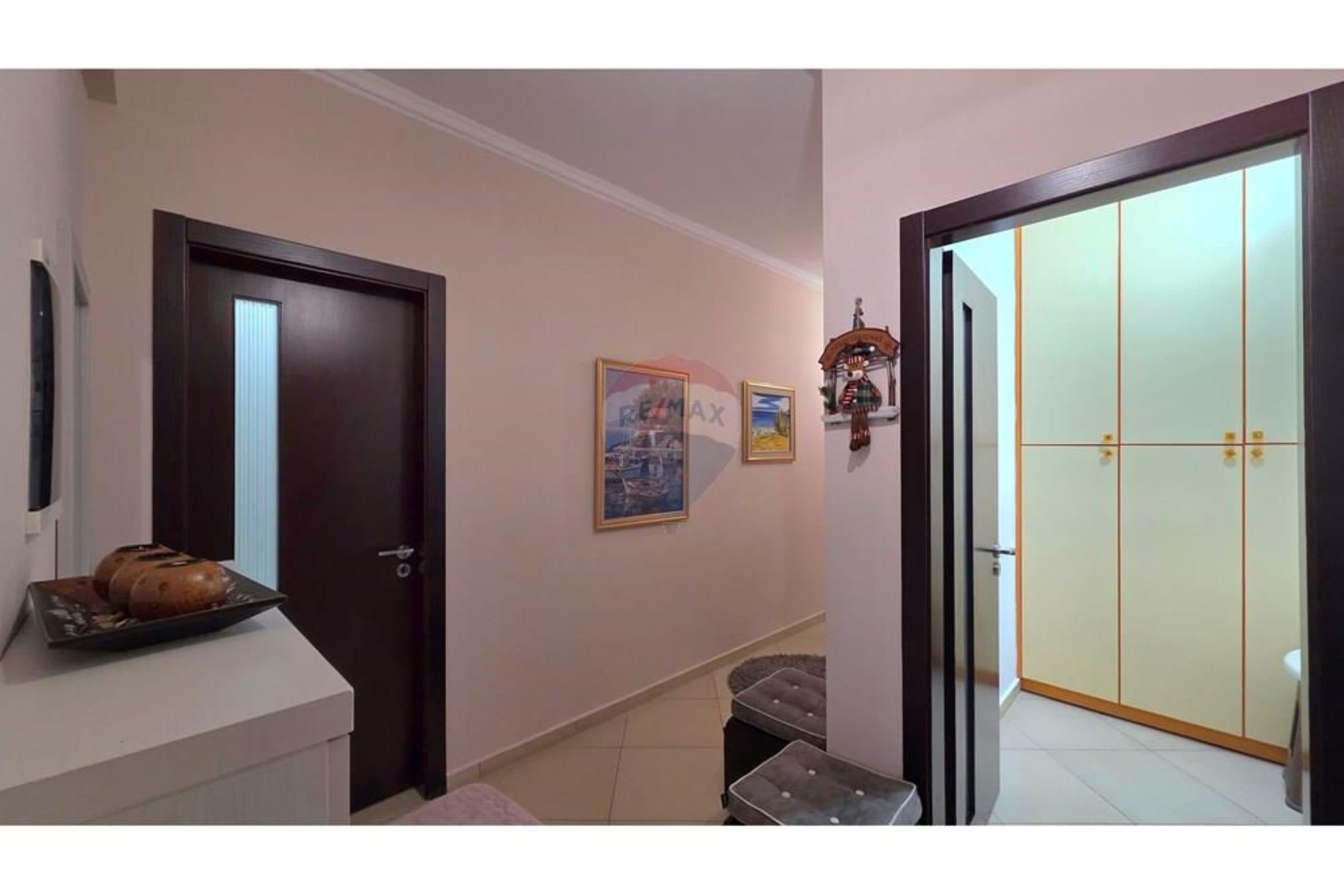 SUPER APARTAMENT 3+1+2 PËR SHITJE NË RRUGËN E ÇIPAJVE, VLORË 4