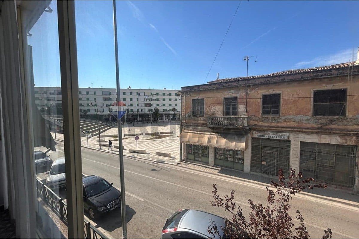 🏡 APARTAMENT 1+1 ME QIRA AFATGJATË – PRANË BASHKISË, VLORË 3