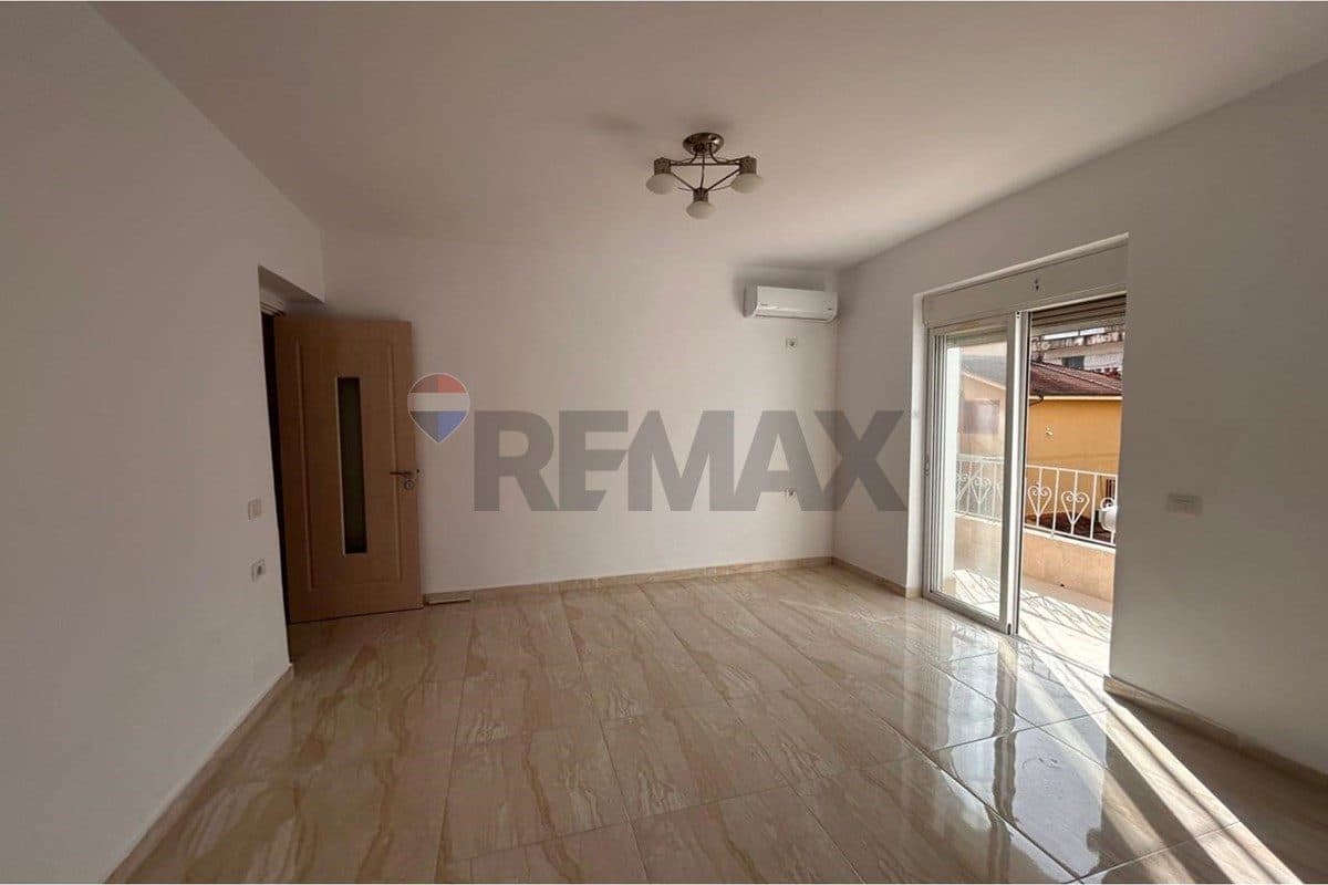 Apartament - Për Qira - Rruga Mustafa Bello, Vlorë 2