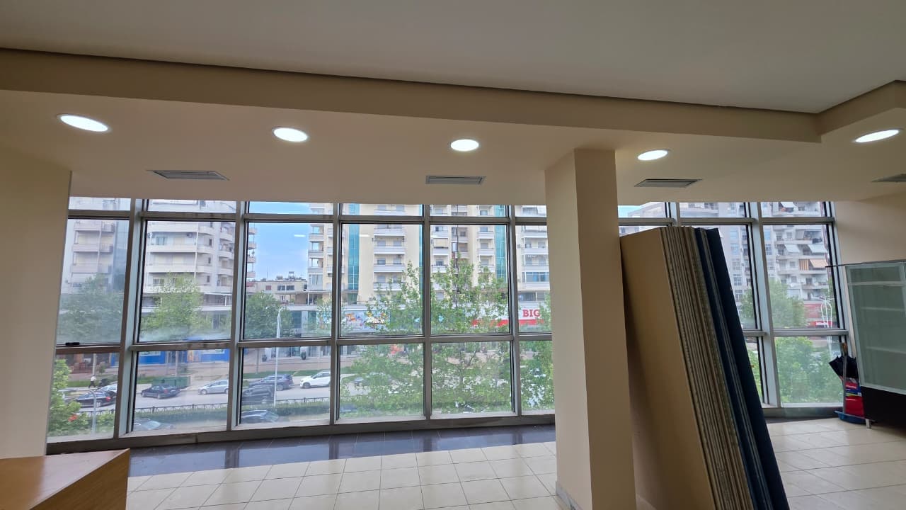 🏢 DYQAN ME QIRA – TRANSBALLKANIKA, VLORË