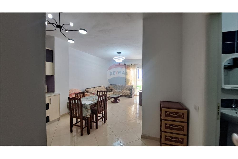 Apartament - Në Shitje - Rruga Haziz Xhyheri, Vlorë 2