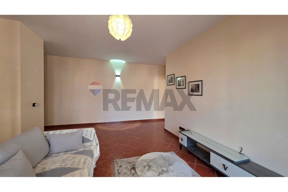 APARTAMENT 2+1 ME QIRA AFATGJATË – BULEVARD, SKELË, VLORË 3