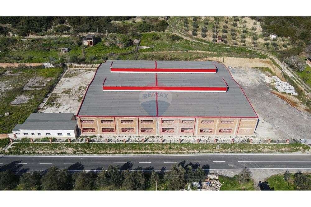Magazine - Për Qira - Rruga Demokracia, Vlorë