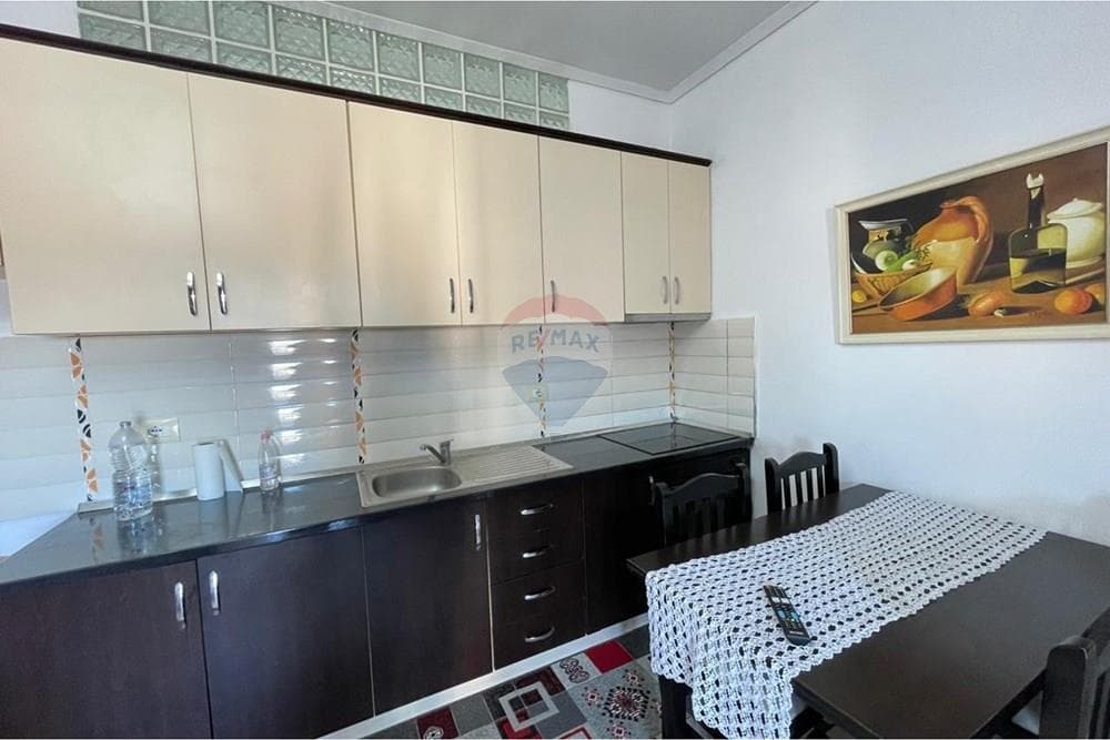 Apartament - Për Qira - Rruga Gjergj Kastrioti, Vlorë 4