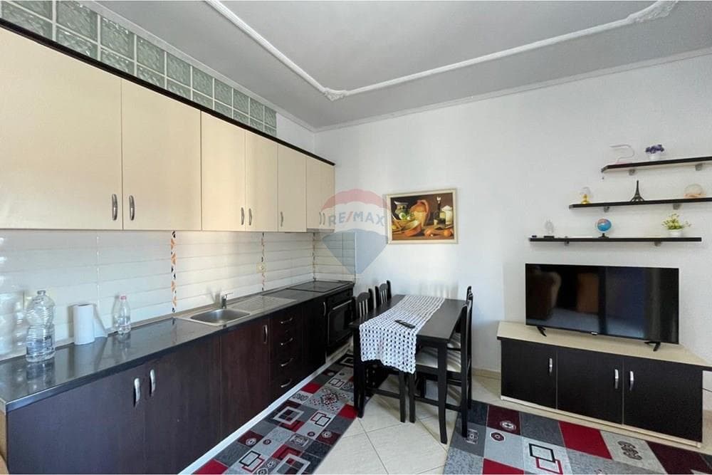 Apartament - Për Qira - Rruga Gjergj Kastrioti, Vlorë 3