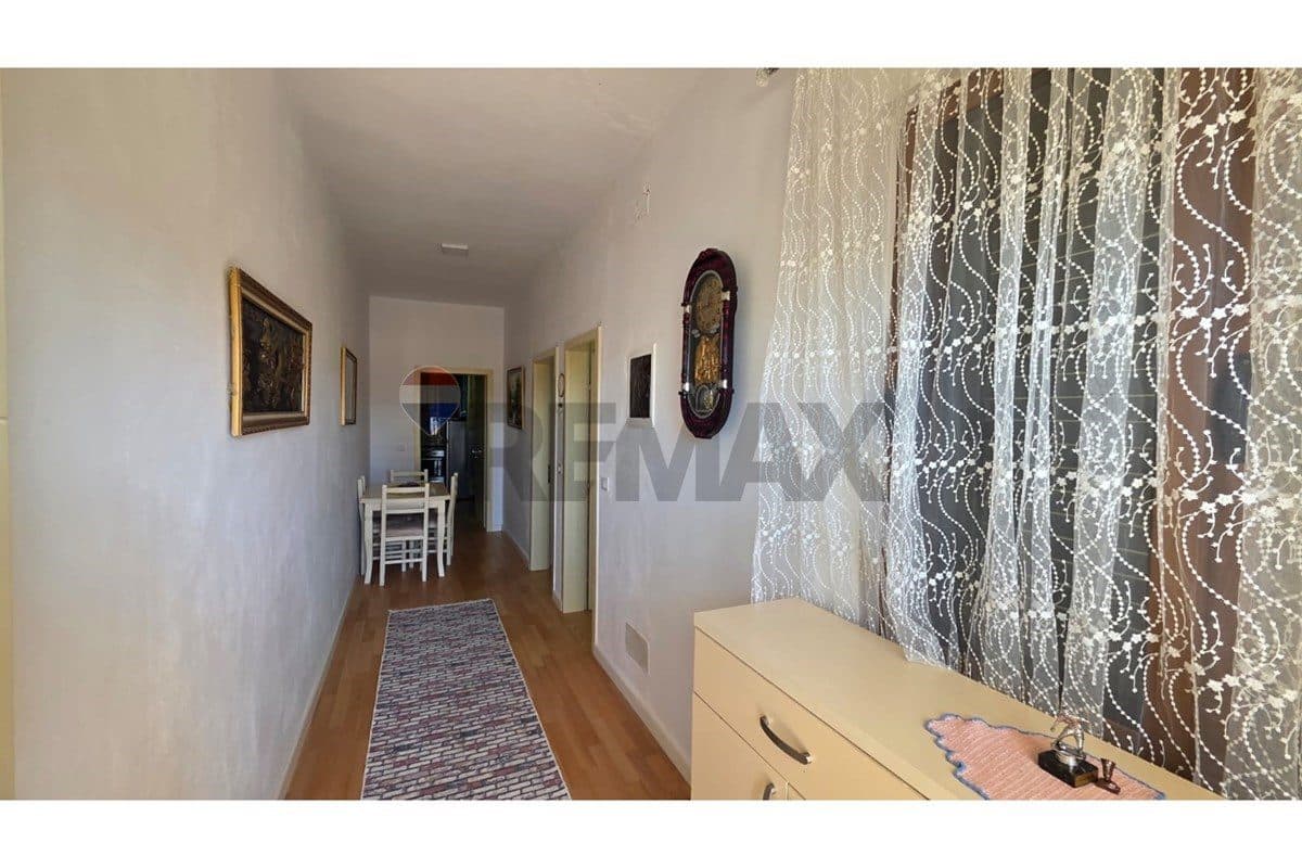Apartament - Për Qira - Rruga Gjergj Kastrioti, Vlorë